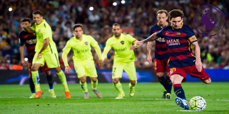 Số 9 ảo Messi xuất hiện và trừng phạt sai lầm của đối thủ