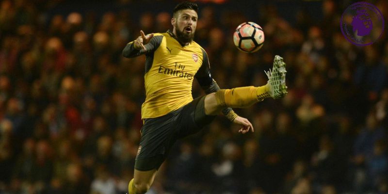 Olivier Giroud là một trong những tiền đạo làm tường hay nhất thế giới